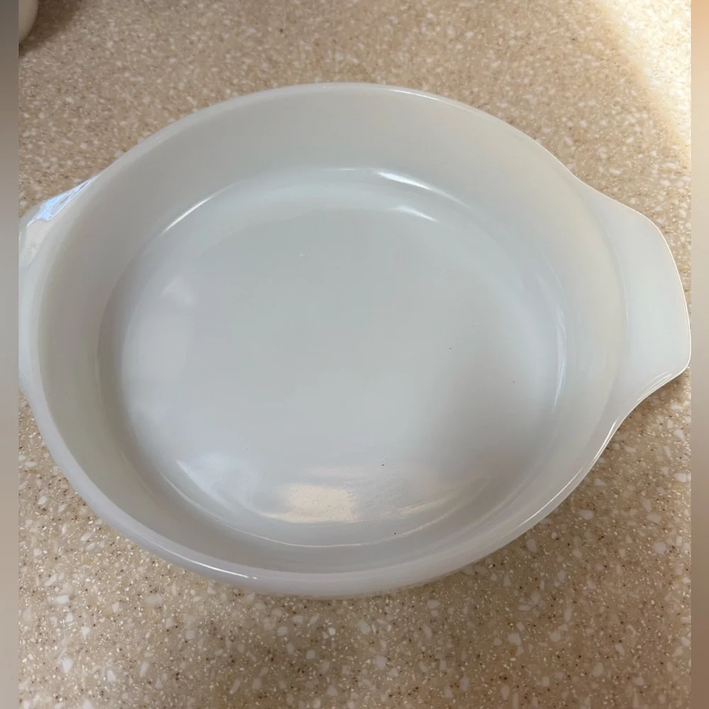 Vintage Anchor Hocking White Serving Dish 9 inch Pie Casserole Dish